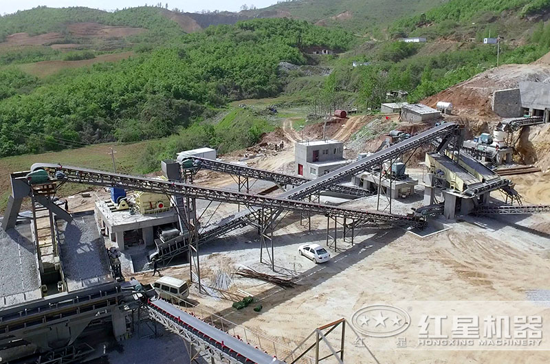 南陽生產現(xiàn)場，根據產量搭配生產線設備